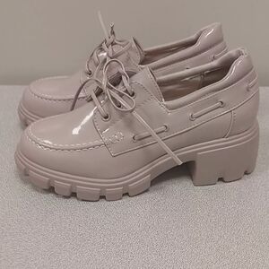 Just Fab Taupe Sofia Boat Lug Sole Loafer Sz 8.5